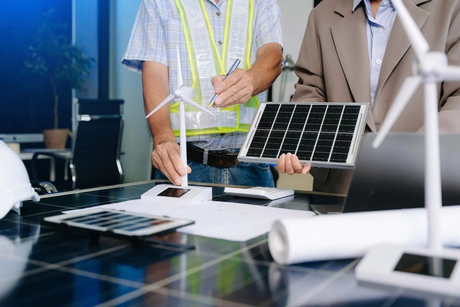 How Solar Cuts Business Energy Costs